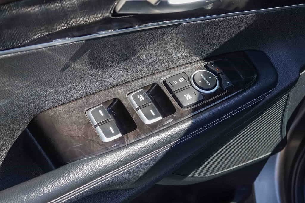 Thumbnail: 2016 Kia Sorento - 21