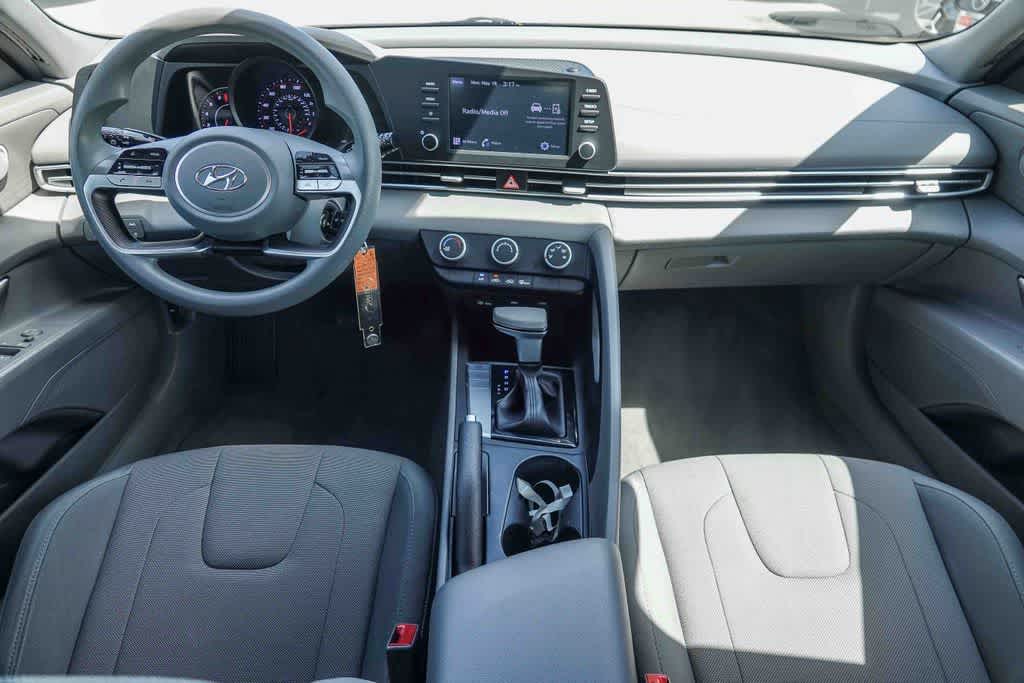 Thumbnail: 2022 Hyundai Elantra - 11