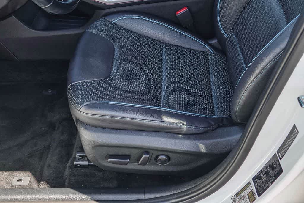 Thumbnail: 2022 Kia Niro - 21