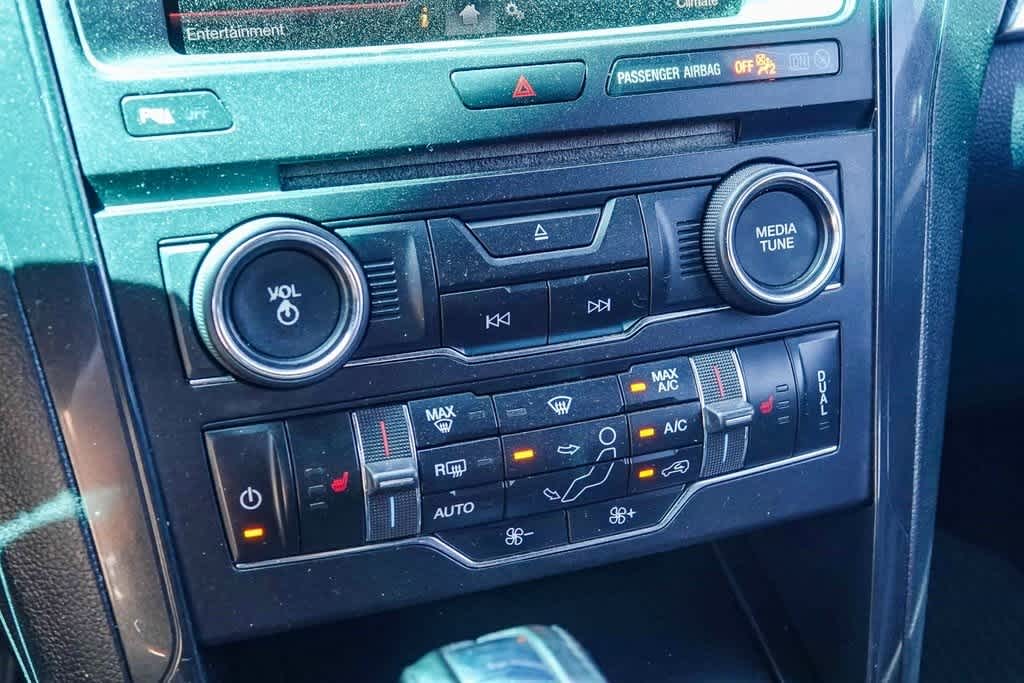 Thumbnail: 2016 Ford Explorer - 21