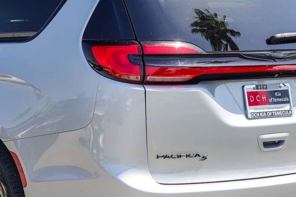 Thumbnail: 2022 Chrysler Pacifica - 7