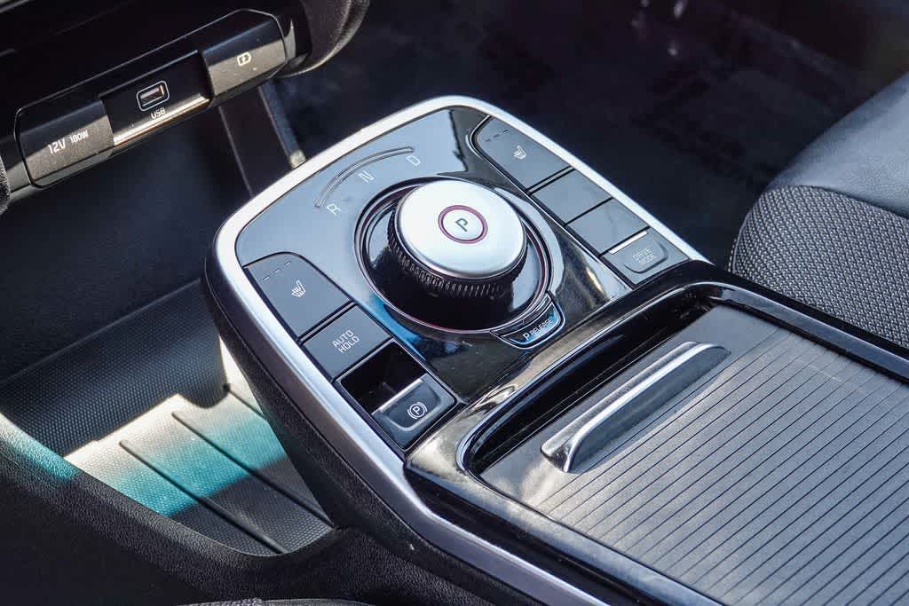 Thumbnail: 2022 Kia Niro - 18