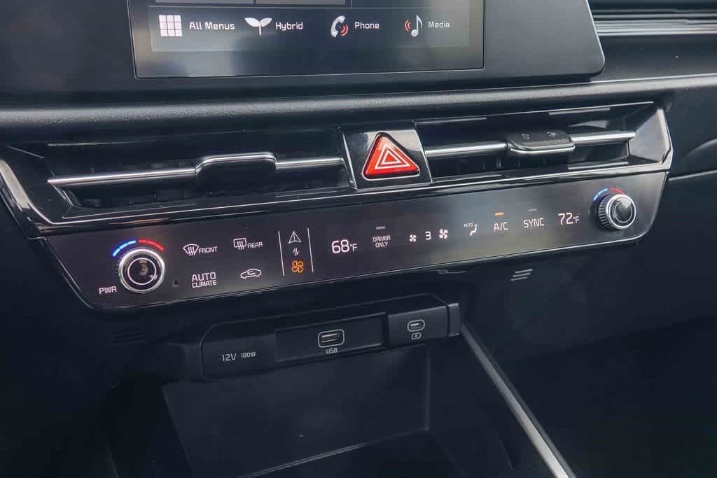 Thumbnail: 2025 Kia Niro - 22