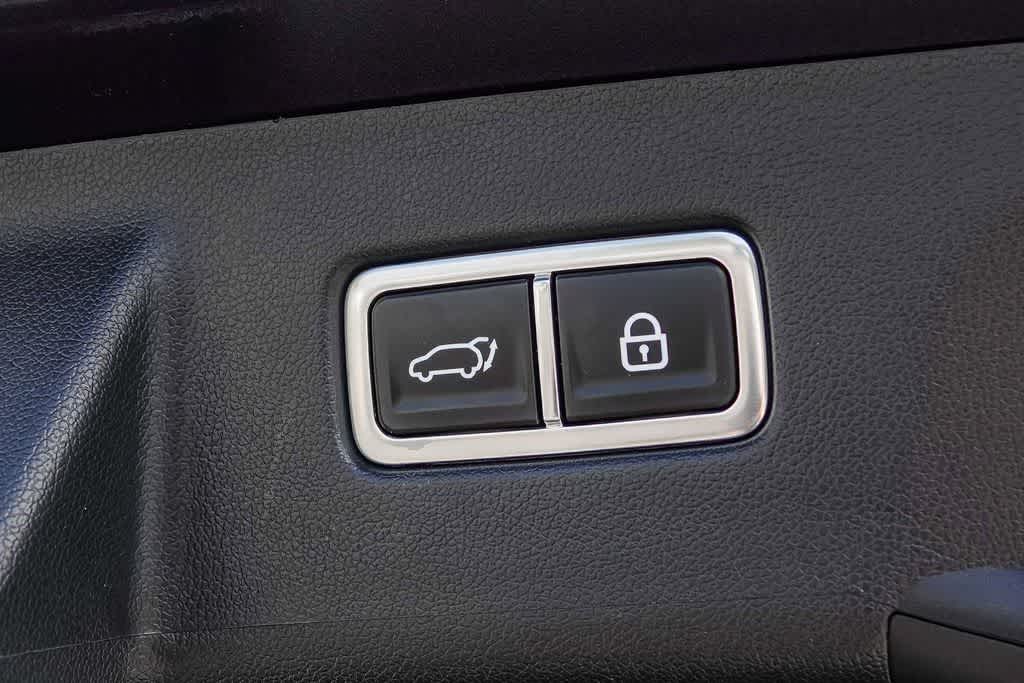 Thumbnail: 2023 Kia Sorento - 26