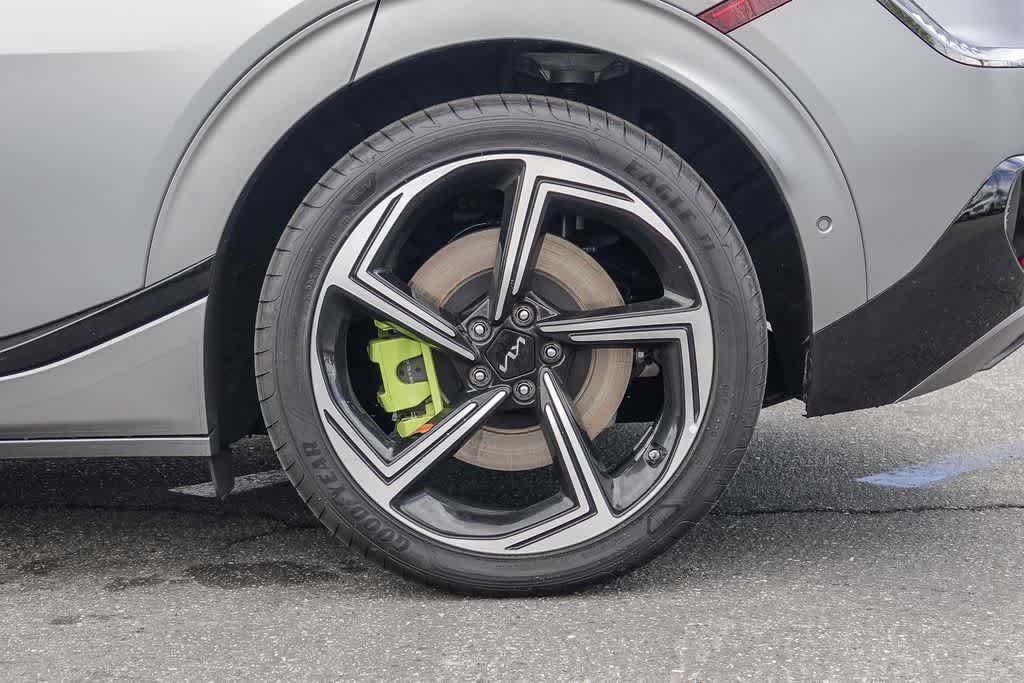 Thumbnail: 2023 Kia EV6 - 10