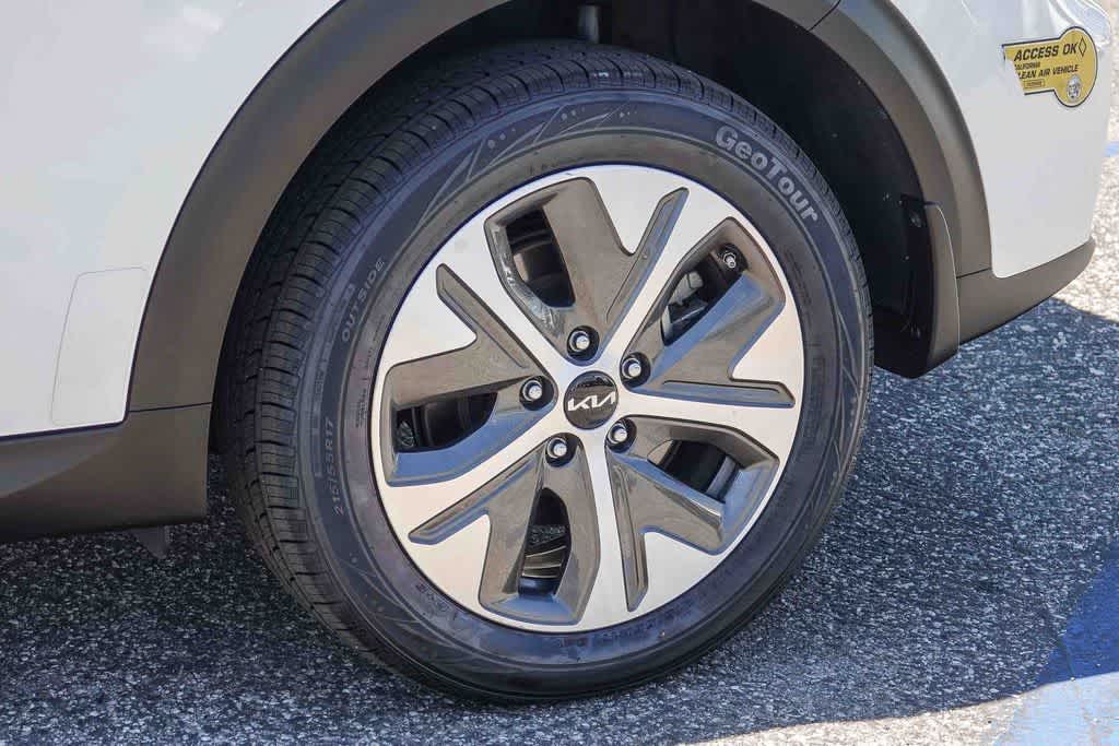 Thumbnail: 2022 Kia Niro - 10