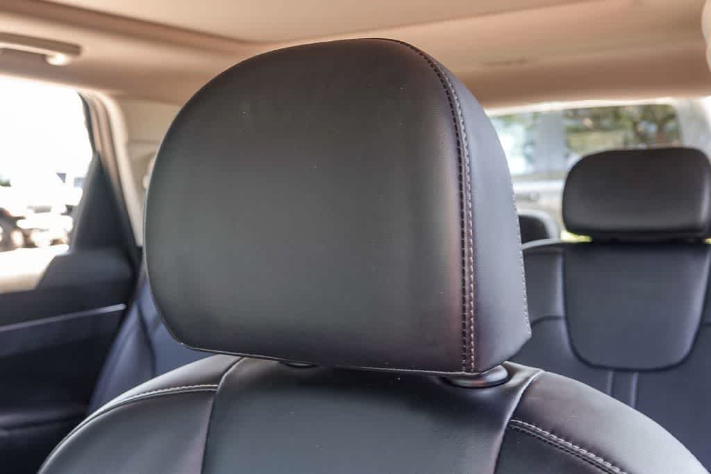 Thumbnail: 2023 Kia Sorento - 24