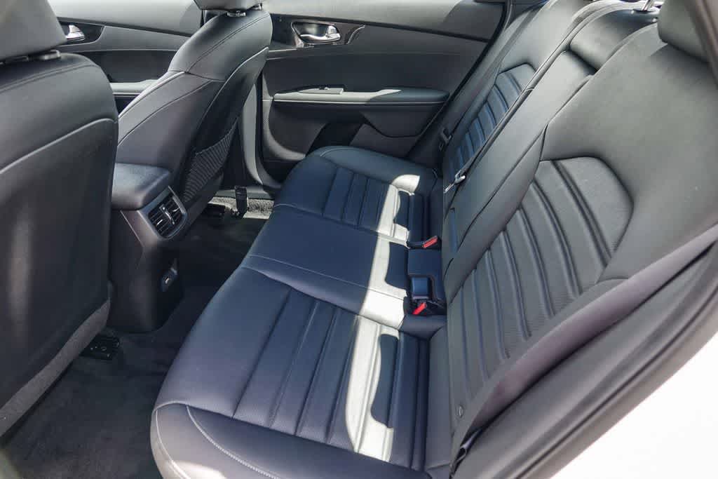 Thumbnail: 2023 Kia Forte - 17