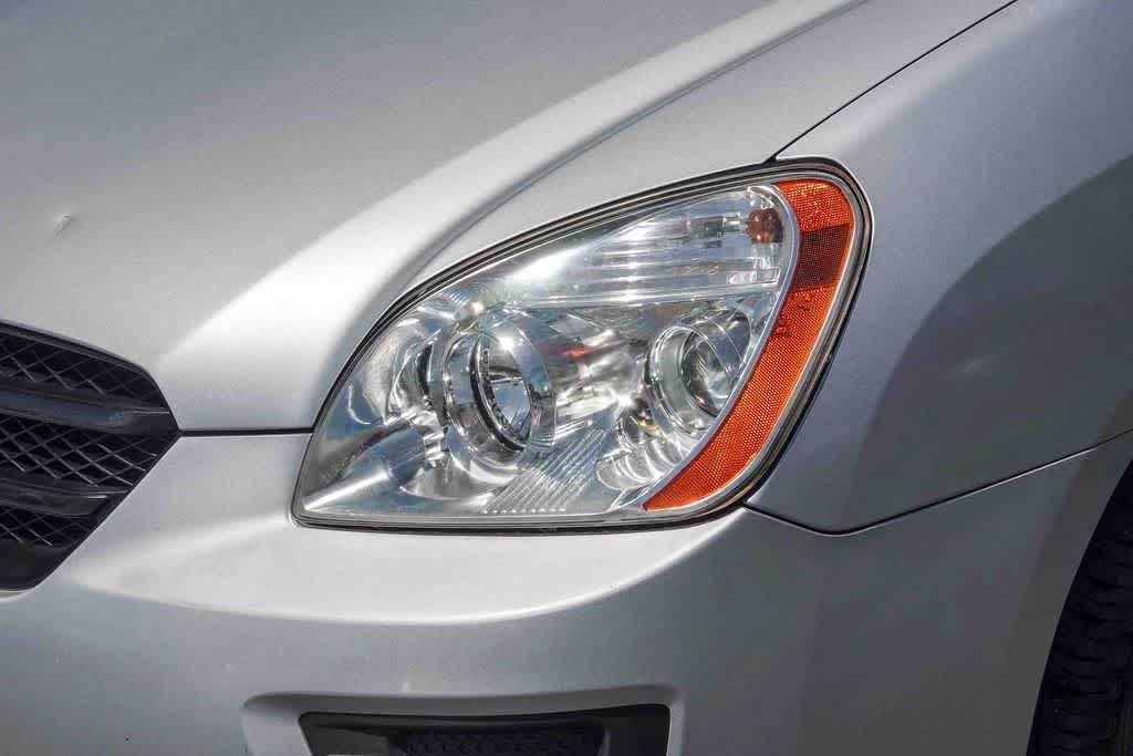 2007 Kia Rondo LX w/Popular Equipment photo 3