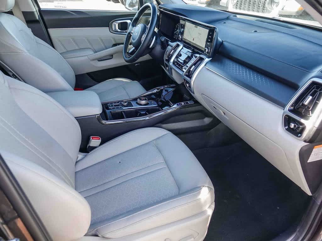 Thumbnail: 2023 Kia Sorento - 15