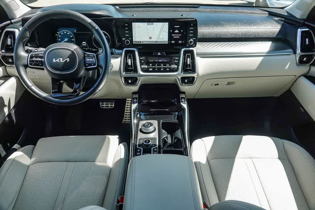 Thumbnail: 2023 Kia Sorento - 11
