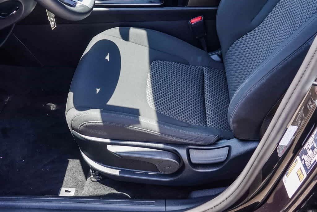 Thumbnail: 2023 Kia Sportage - 23