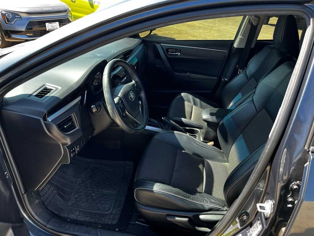 Thumbnail: 2015 Toyota Corolla - 18