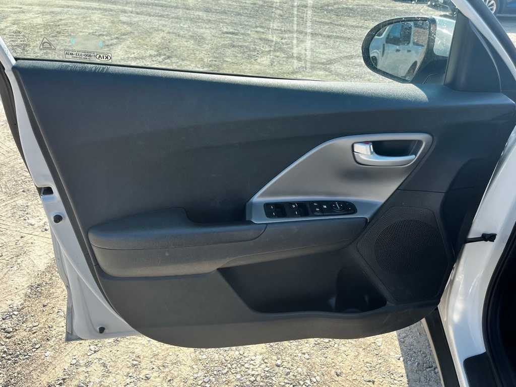 Thumbnail: 2018 Kia Niro - 13