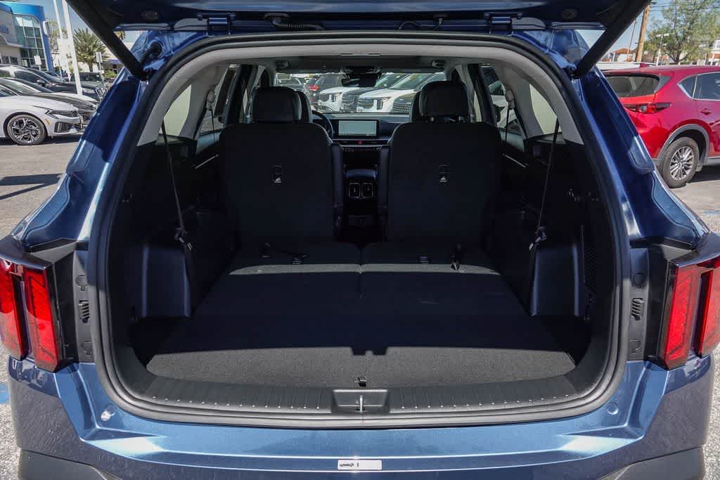 Thumbnail: 2025 Kia Sorento - 25