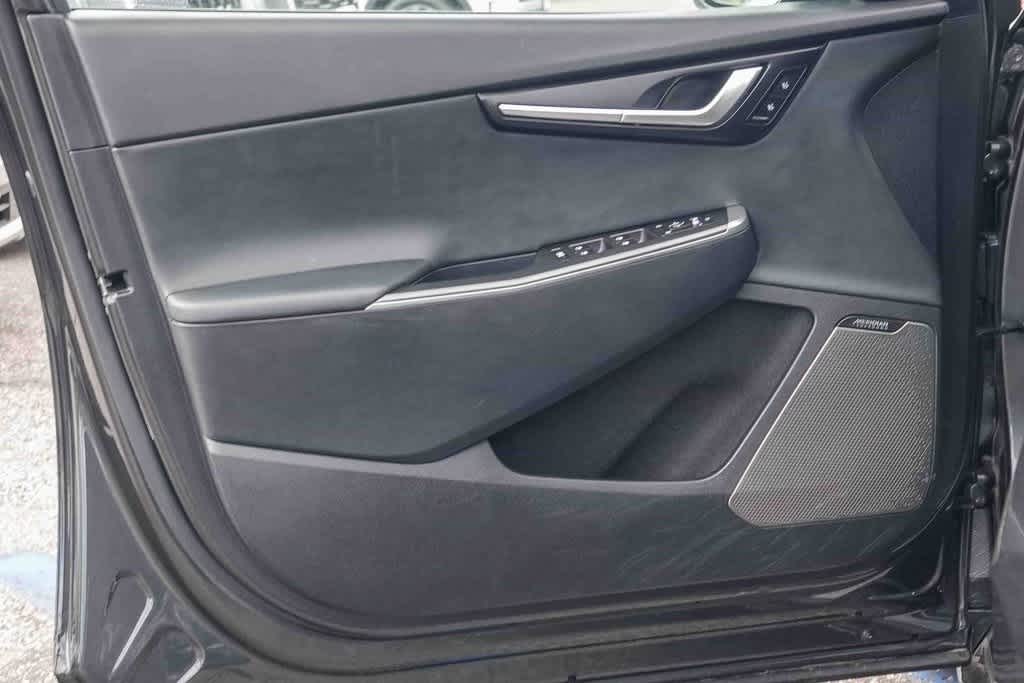 Thumbnail: 2023 Kia EV6 - 19