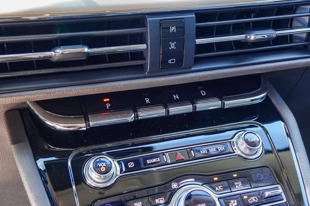 Thumbnail: 2020 Lincoln Corsair - 17