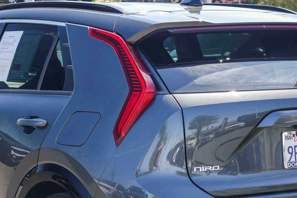 2023 Kia Niro EX Touring photo 6