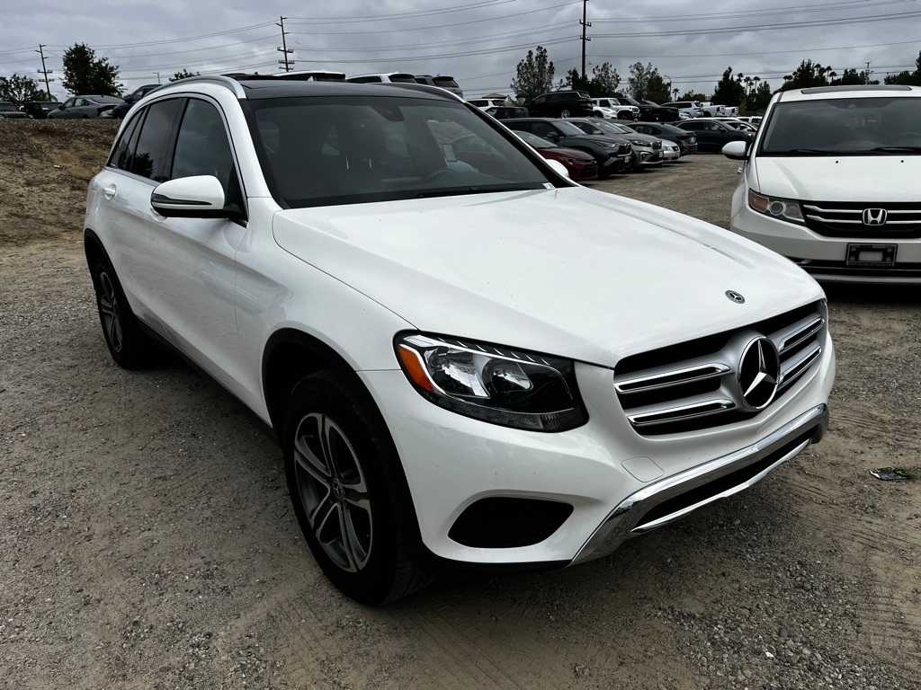 2018 Mercedes Benz GLC 300 photo 3
