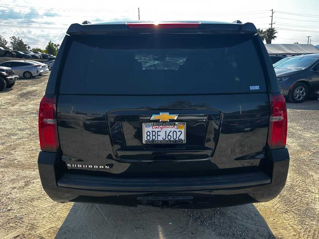 Thumbnail: 2017 Chevrolet Suburban - 6