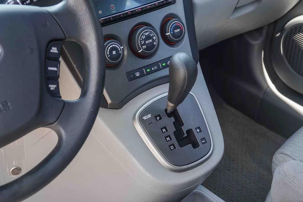 Thumbnail: 2007 Kia Rondo - 18