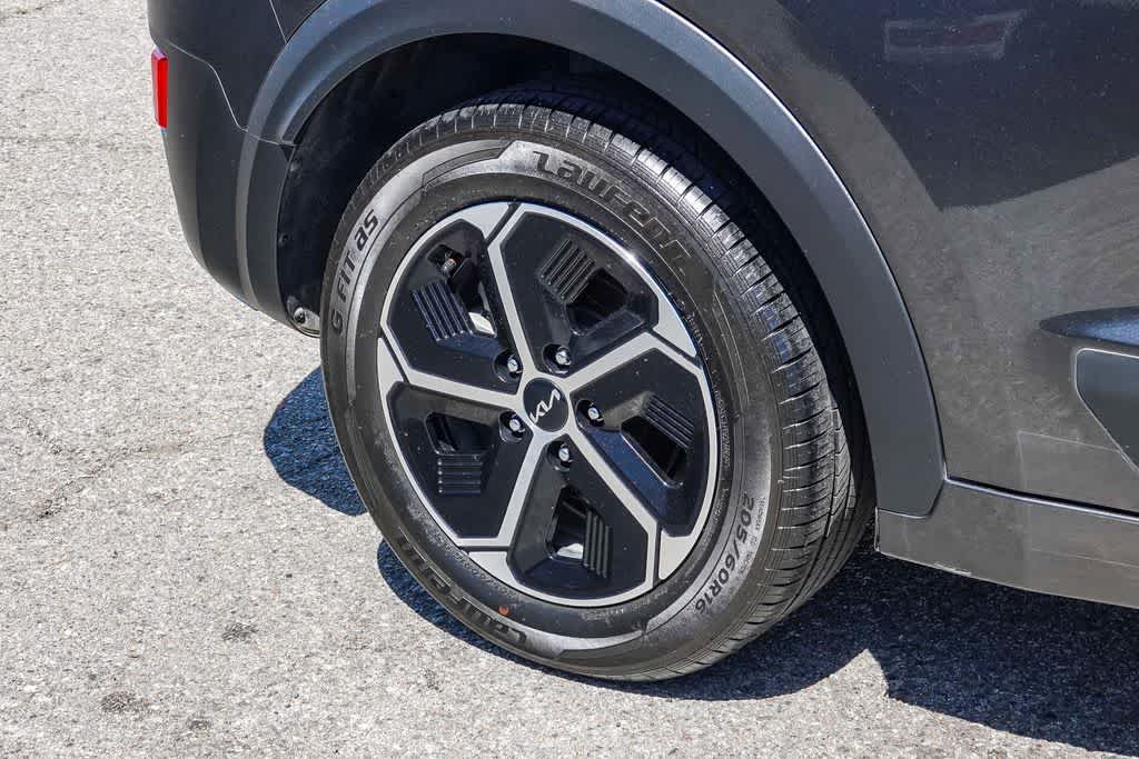 Thumbnail: 2024 Kia Niro - 10