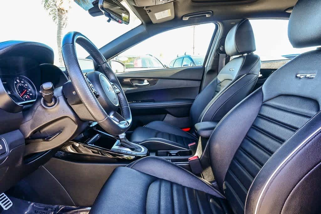 Thumbnail: 2023 Kia Forte - 15