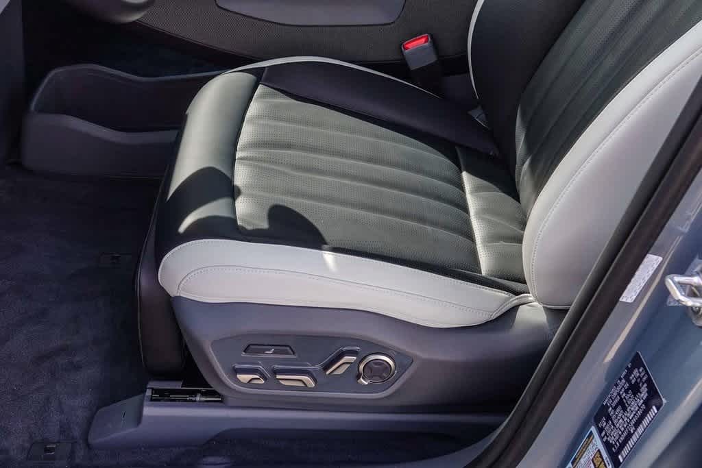 Thumbnail: 2024 Kia EV9 - 20