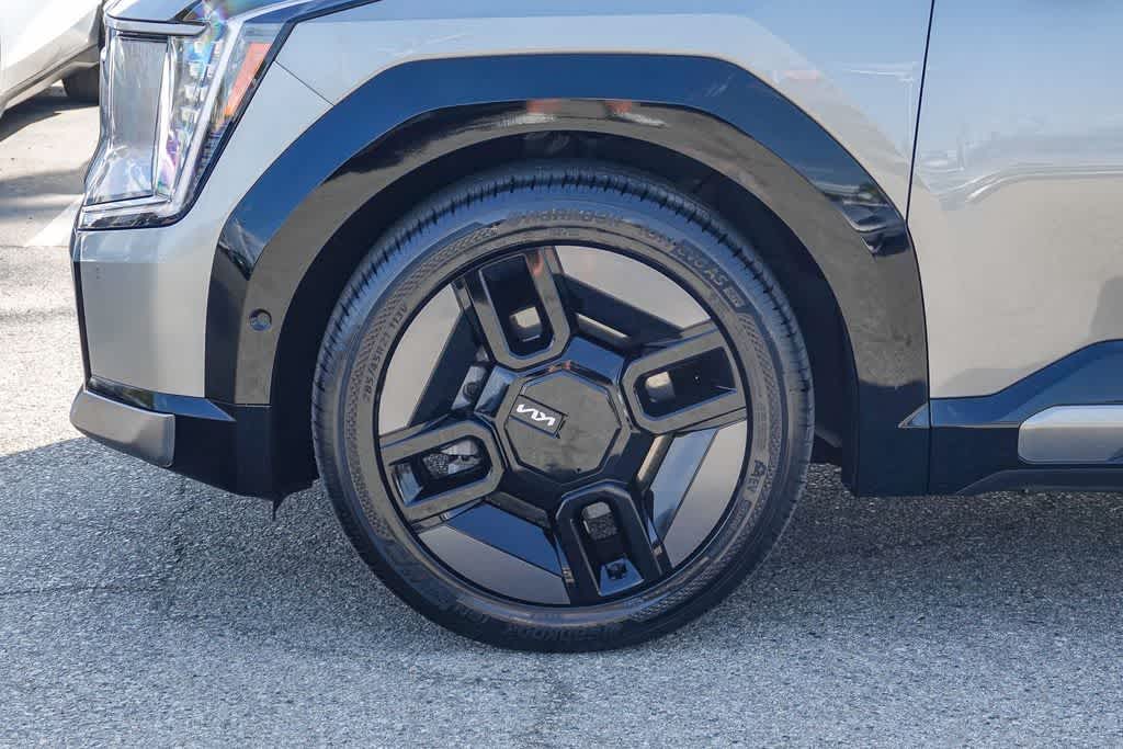 Thumbnail: 2024 Kia EV9 - 8