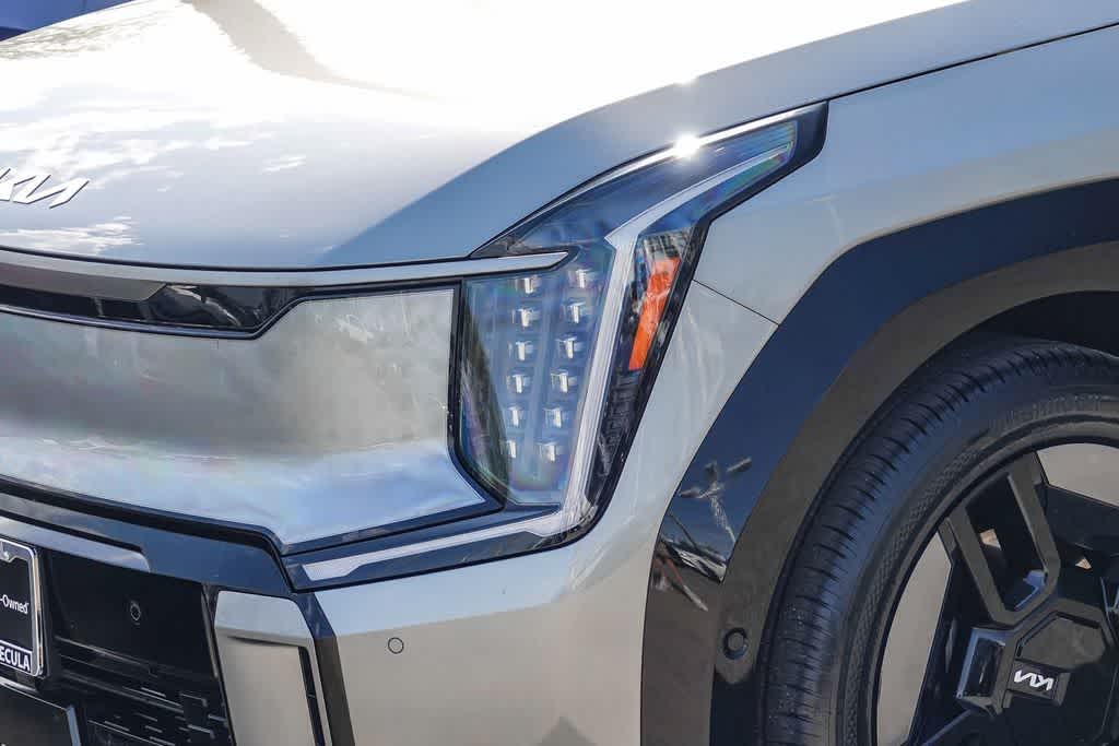 Thumbnail: 2024 Kia EV9 - 7