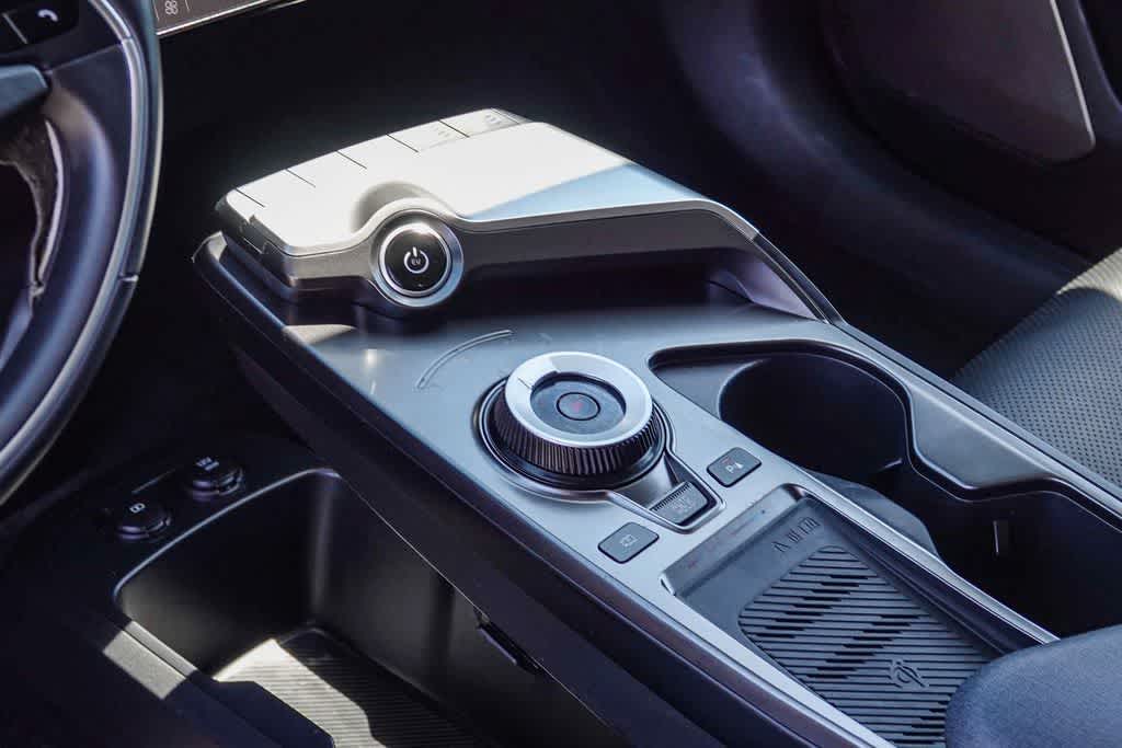 Thumbnail: 2023 Kia EV6 - 17