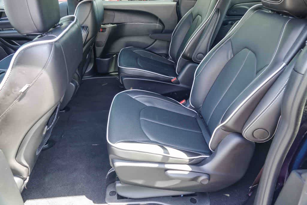 Thumbnail: 2025 Chrysler Pacifica - 17