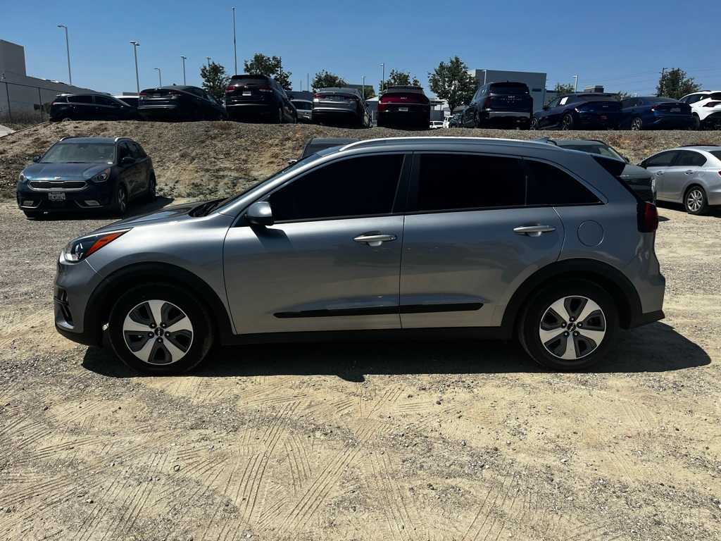Thumbnail: 2022 Kia Niro - 8