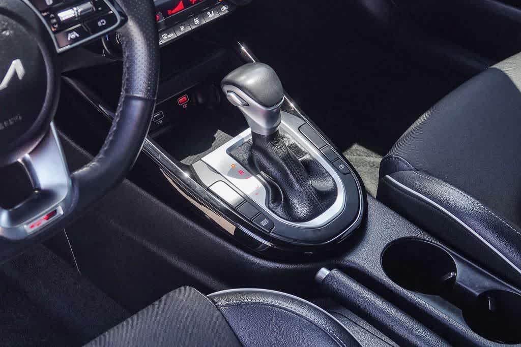 Thumbnail: 2023 Kia Forte - 17