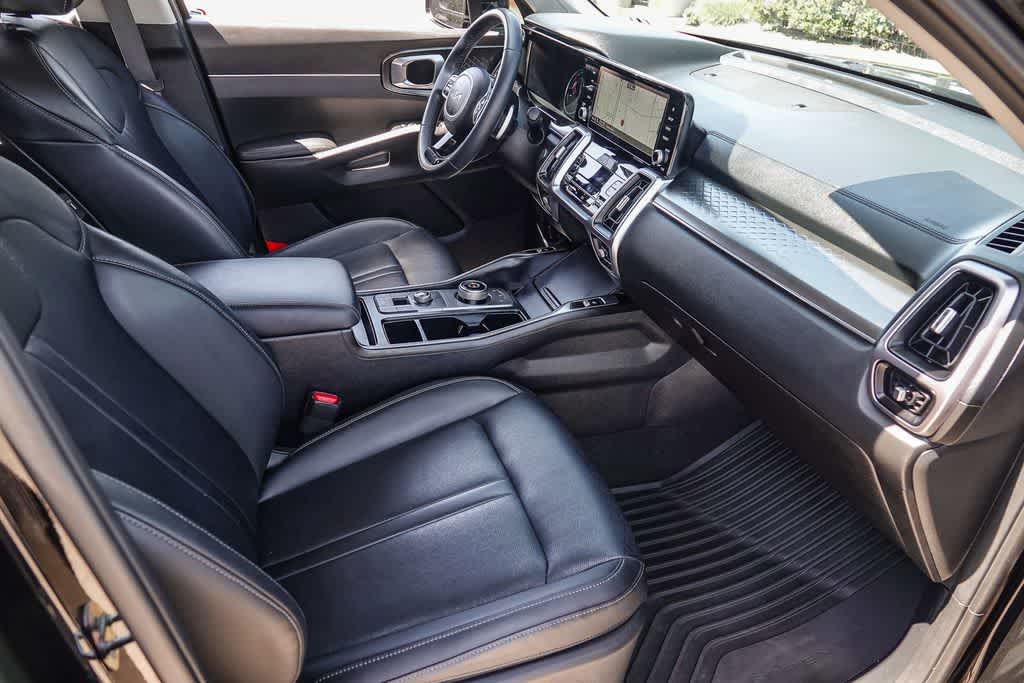 Thumbnail: 2023 Kia Sorento - 15