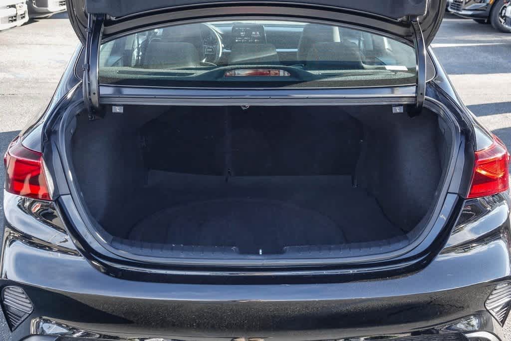 Thumbnail: 2024 Kia Forte - 25