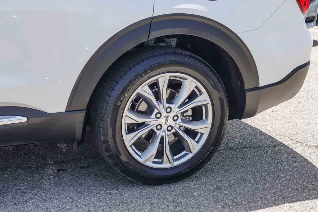 Thumbnail: 2021 Ford Explorer - 10