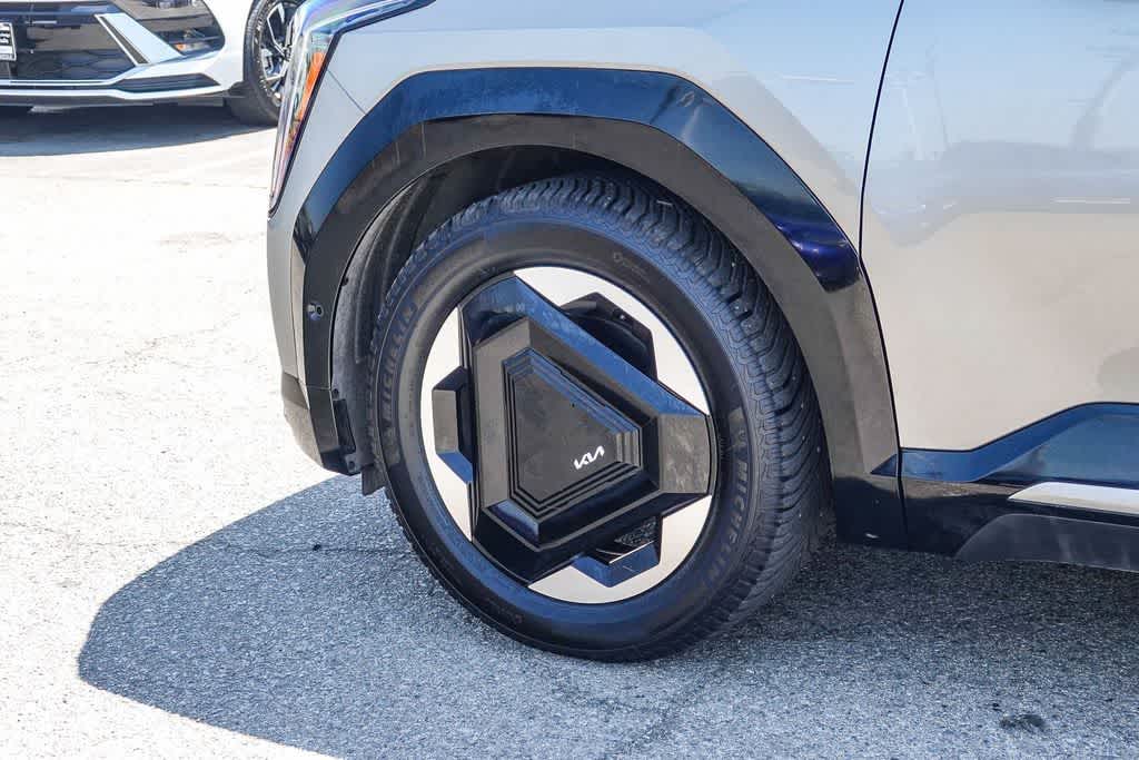 Thumbnail: 2024 Kia EV9 - 9
