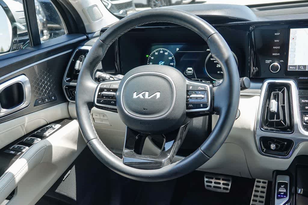 Thumbnail: 2023 Kia Sorento - 14