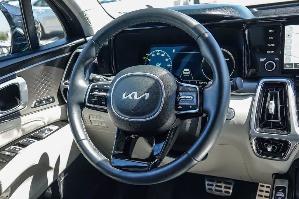 Thumbnail: 2023 Kia Sorento - 14