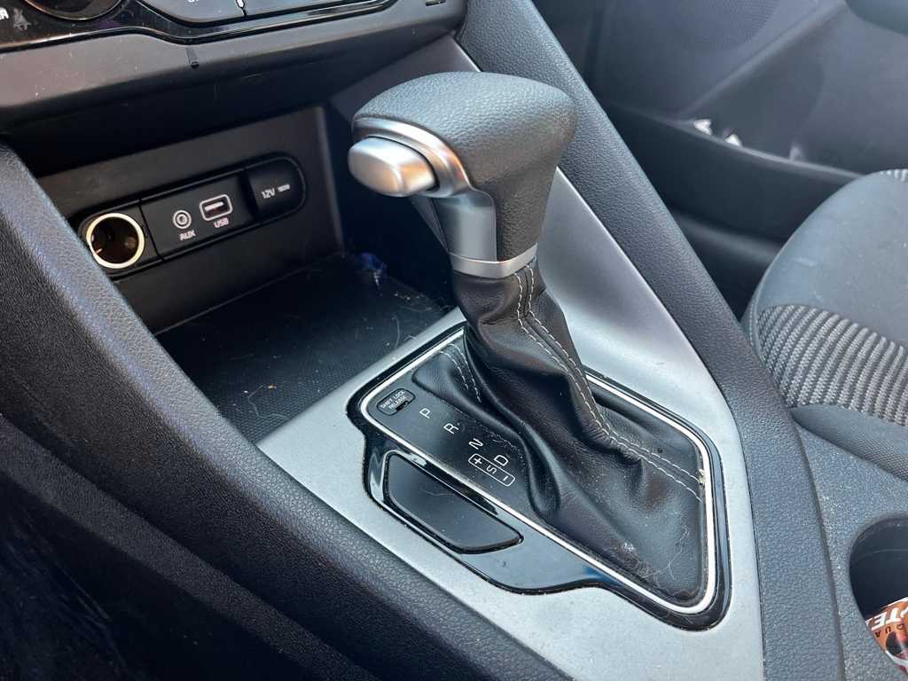 Thumbnail: 2018 Kia Niro - 17