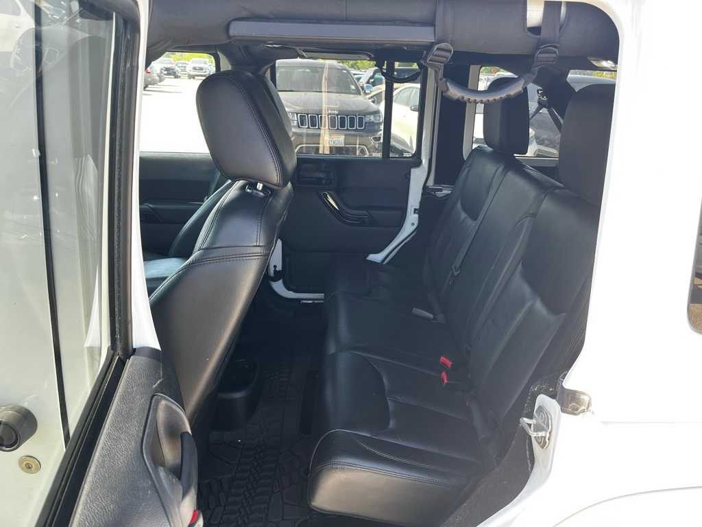 Thumbnail: 2015 Jeep Wrangler - 12