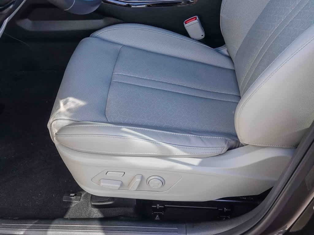 Thumbnail: 2023 Kia Sorento - 20