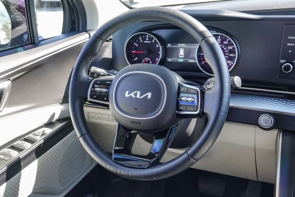 Thumbnail: 2022 Kia Carnival - 14