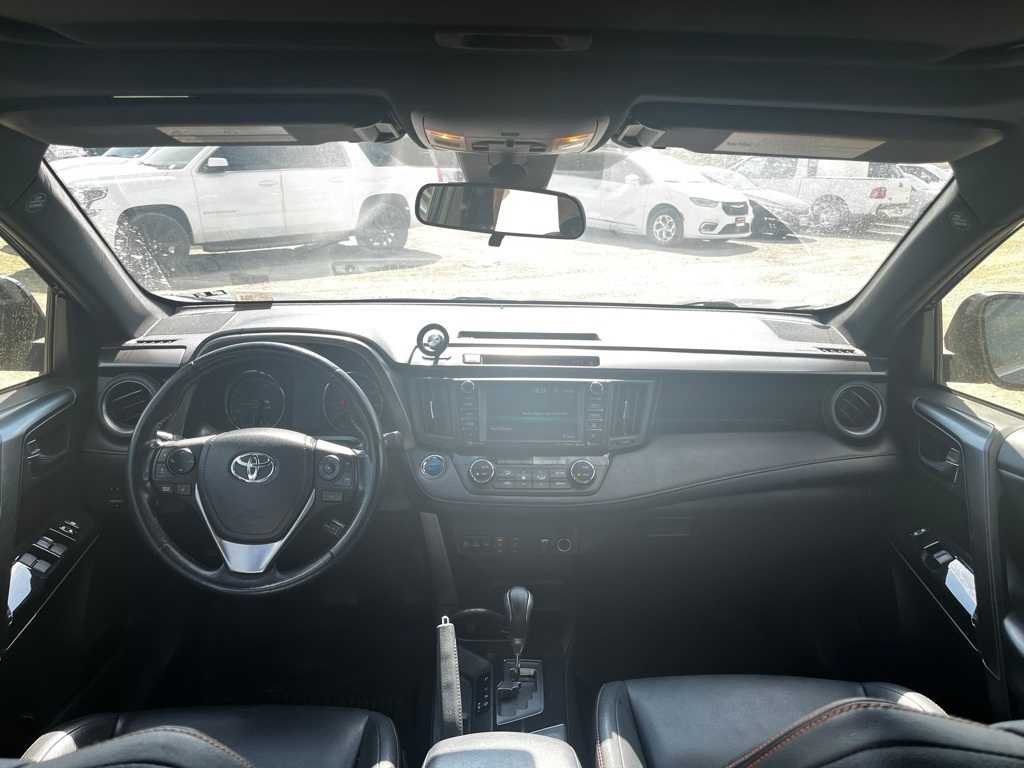 Thumbnail: 2017 Toyota RAV4 - 20