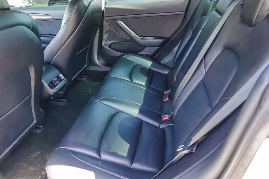 Thumbnail: 2022 Tesla Model 3 - 16