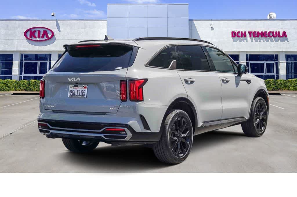 Thumbnail: 2023 Kia Sorento - 4
