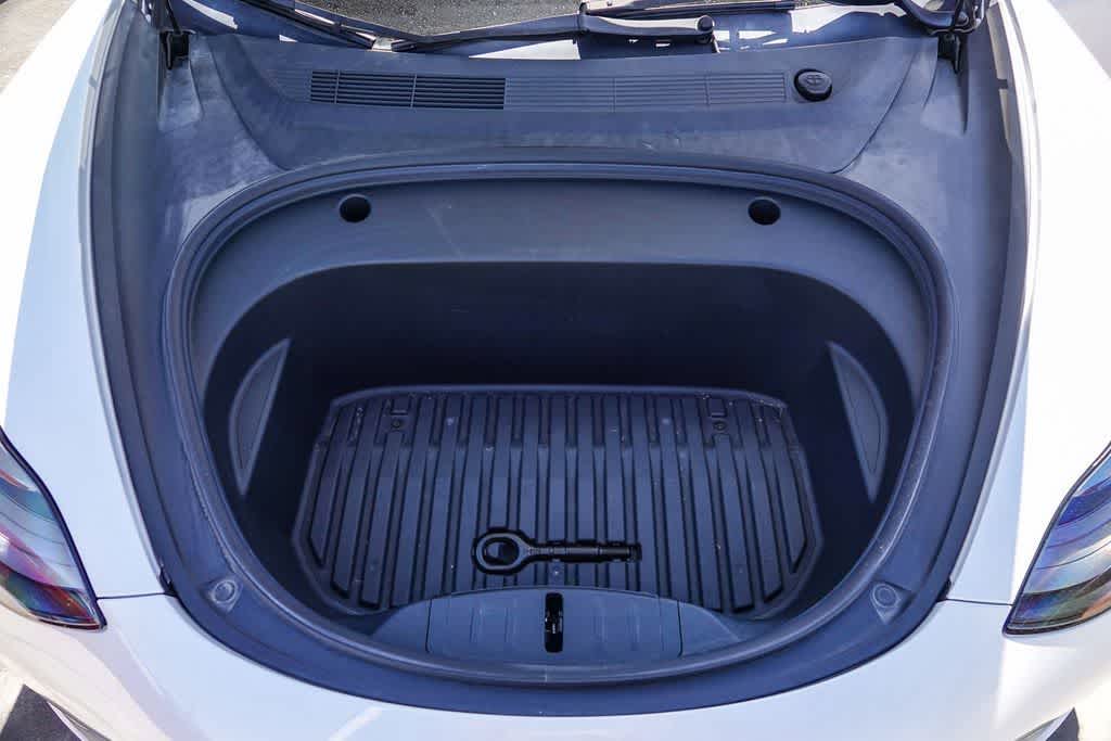 Thumbnail: 2022 Tesla Model 3 - 27