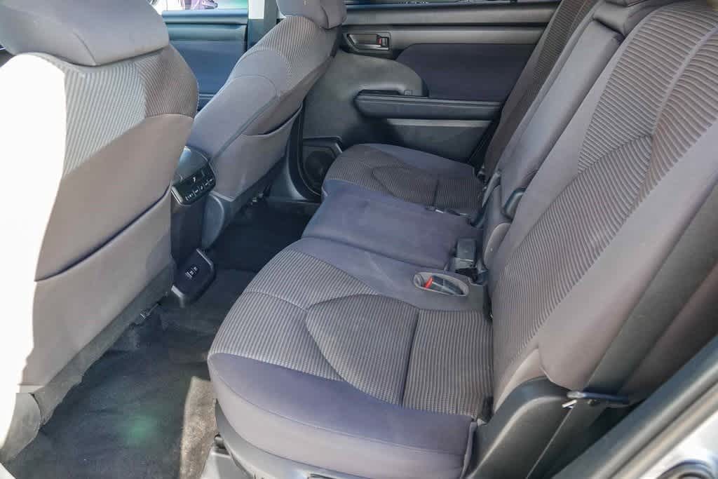 Thumbnail: 2021 Toyota Highlander - 17