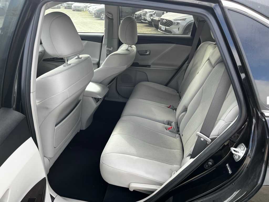 2010 Toyota Venza Base 12